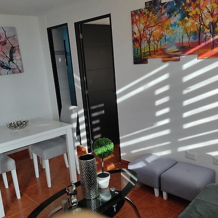 Casa Avila - Apartamento Amoblado 1 - Villa Alsacia Bogotá Exterior foto